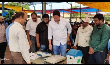 ईव्हीएम, वीवीपीएटी के जानकारी एवं मॉक पोल का प्रदर्शन   कलेक्टर ने आमजनों से चुनावी प्रक्रिया की जानकारी लेने की अपील