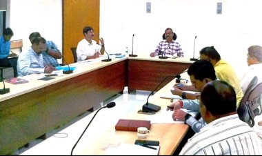 आबकारी आयुक्त ने विधानसभा निर्वाचन की तैयारियां के लिए ली विभाग की बैठक