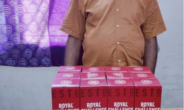 थाना खमतराई पुलिस को सूचना प्राप्त हुई कि एक व्यक्ति श्रीनगर होटल पैराडाइज गली अंकल फैंसी दुकान के सामने खमतराई में अवैध रूप से एक कार्टून में रखकर शराब बेच रहे है।