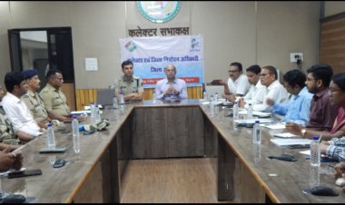 पारदर्शी और निष्पक्ष निर्वाचन के लिए कलेक्टर डाॅ. भुरे ने ली बैठक, दिए निर्देश