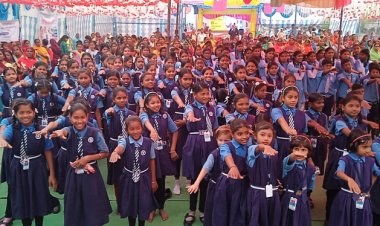 विकसित भारत संकल्प यात्रा   गाँव-गाँव में हितग्राही ले रहे केंद्र शासन की योजनाओं की जानकारी