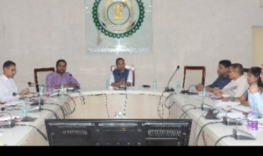 आगामी लोकसभा चुनाव के परिपेक्ष्य में मतदान केन्द्र में बिजली, पानी की व्यवस्था सुनिश्चित की जाए: कलेक्टर डॉ गौरव सिंह