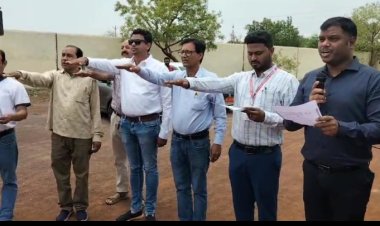 ज़िला निर्वाचन अधिकारी एवं कलेक्टर डॉ. गौरव सिंह के निर्देशानुसा