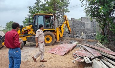 संवेदनशील मुख्यमंत्री की सख्त कार्रवाई : सेजबहार में सरकारी जमीन से हटाया गया बेजा कब्जा, पक्के निर्माण और तार फेंसिग घेरा भी तोड़ा
