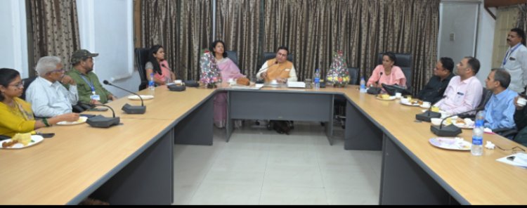 सेवानिवृत्ति पर रायपुर संभागायुक्त डाॅ. संजय अलंग को भावभीनी विदाई