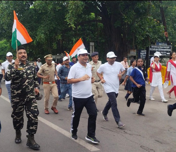 स्वतंत्रता दौड़ से शहीदों को श्रद्धांजलि और उनके सपनों को पूरा करने कटिबद्ध: कलेक्टर डाॅ. सिंह