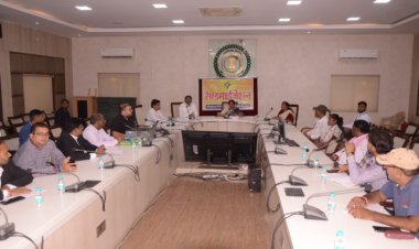 रायपुर दक्षिण विधानसभा उपनिर्वाचन 2024   सामान्य प्रेक्षक श्रीमती जी. रेखा रानी के समक्ष ईवीएम एवं वीवी पैट का हुआ द्वितीय रेण्डमाईजेशन