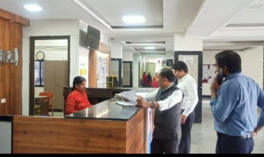 कलेक्टर डॉ गौरव सिंह ने किया विभिन्न कार्यालयों का औचक निरीक्षण, कर्मचारियों की उपस्थिति पर दिए सख्त निर्देश, कर्मचारियों की ली हाजिरी