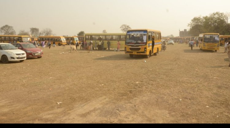 कलेक्टर डॉ. गौरव सिंह तथा एसएसपी डॉ लाल उम्मेद सिंह ने मतदान दलों को गुलाब फूल देकर किया उत्साहवर्धन, दीं शुभकामनाएं