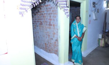 गोपी-संतोषी का सपना हुआ पूरा, पीएम आवास से मिली पक्के छत की छांव