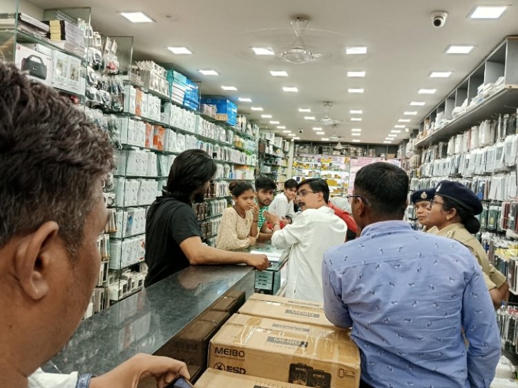 बाल श्रम के खिलाफ रवि भवन में बड़ी कार्रवाई   महिला एवं बाल विकास विभाग और एसोसिएशन फॉर वॉलंटरी एक्शन की टीम ने मारा छापा