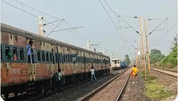 गुरुवार को कोटमी सोनार और जयराम नगर स्टेशन के बीच एक बार फिर बड़ा हादसा टल गया,