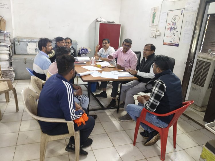 दावा - आपत्ति की प्रगति की जानकारी राजनीतिक दलों को बैठक लेकर दी गई  नाम जुड़वाने अब तक 1037 आवेदन