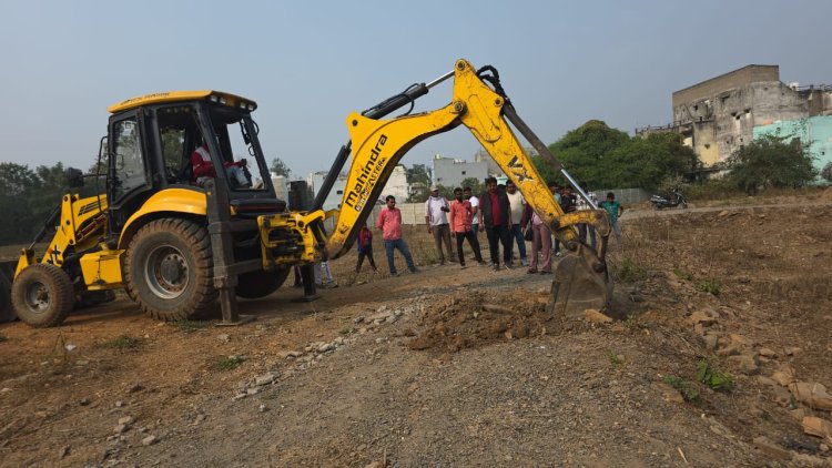 कोनी में अवैध प्लाटिंग के खिलाफ कार्रवाई,कलेक्टर के निर्देश पर कार्रवाई   कोनी में दो जगह की जा रही थी अवैध प्लाटिंग