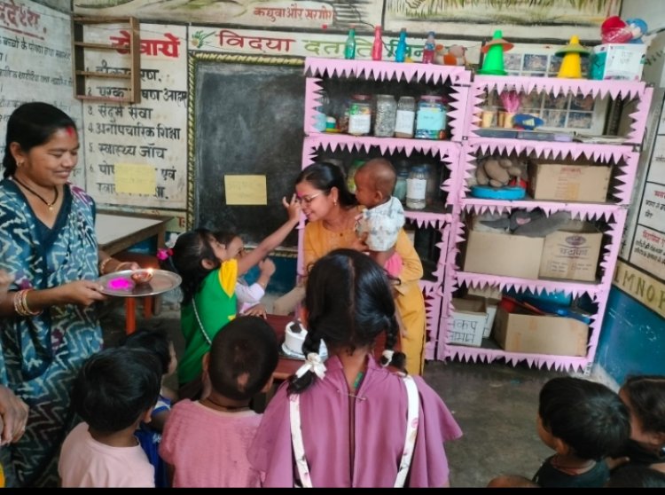 बच्चों के चेहरों पर मुस्कान, कर्मचारियों का जन्मदिन बना यादगार -“प्रोजेक्ट आओ बाँटें खुशियाँ” के तहत शासकीय कर्मचारी बच्चों संग साझा कर रहे हैं खुशियाँ
