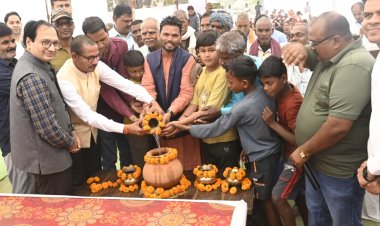 वाटर हीरो नीरज वानखेड़े ने ग्रामीणों को दिया जल बचाने का दिया संदेश