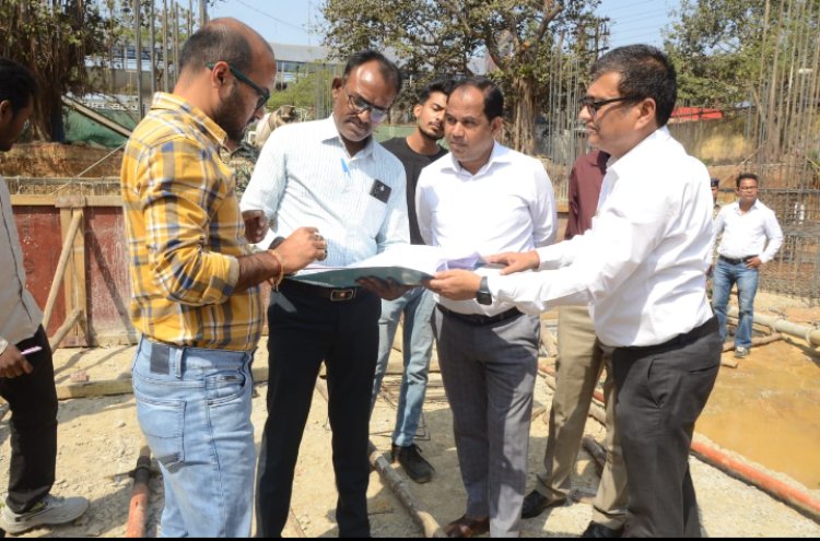 कलेक्टर डॉ. गौरव सिंह ने निर्माणाधीन तहसील कार्यालय और वर्किंग वीमेन हॉस्टल का किया निरीक्षण, गुणवत्ता एवं समय-सीमा पर दिया जोर